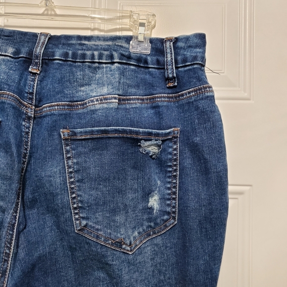 RUE 21 CURVY Mid-Rise Ankle Distressed Jeggings size 18 - Picture 10 of 16